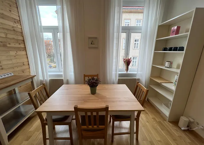Charming New In Next To Stadthalle * Viena