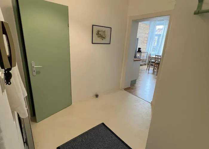 Charming New In Next To Stadthalle Viena
